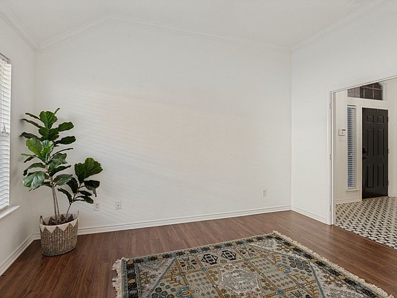 3rd image of 4533 Summerbrook Cir