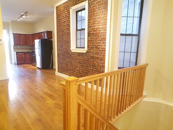 2nd image of 160 Pulaski St #1R