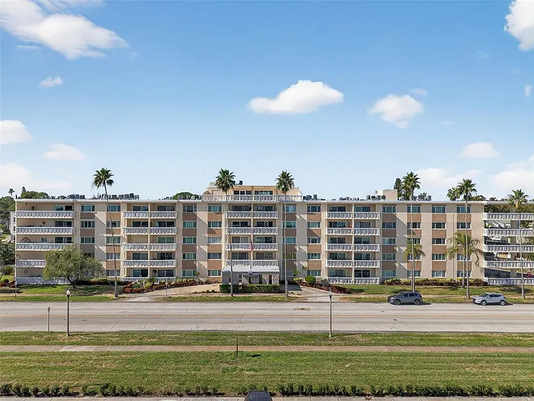 1200 N Shore Dr NE #201 — Photo 40