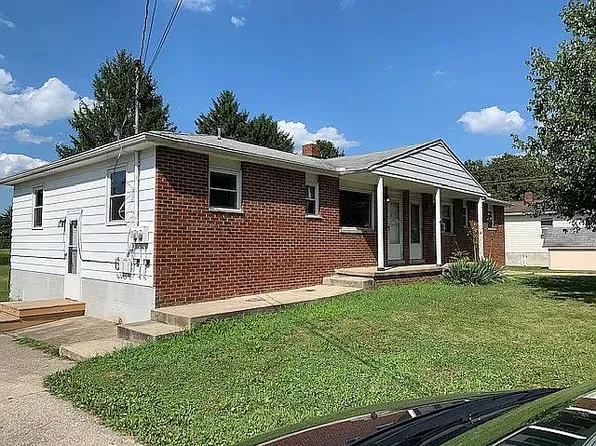104 Hazelwood Dr #A, Seville, OH 44273