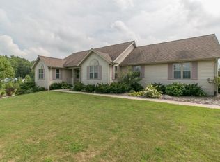 16733 W Hillcrest Rd, Reedsville, WI 54230