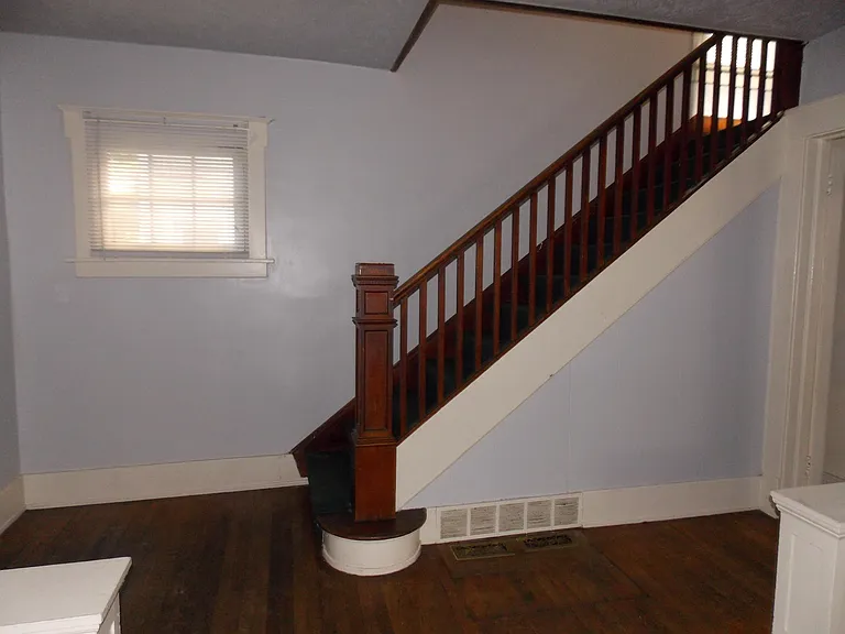 305 Smith Ave — Photo 10