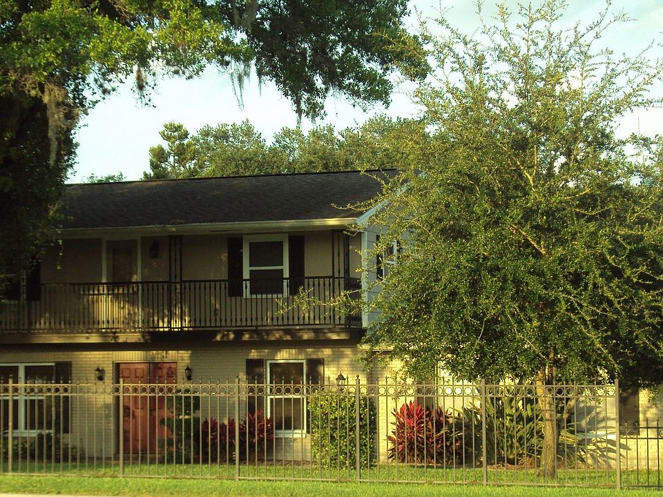 1st image of 1810 Oakdale Ln N