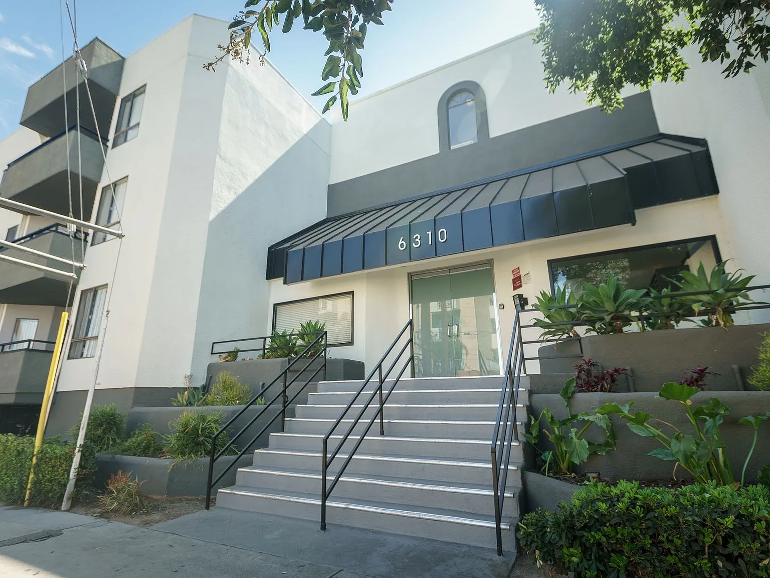 6310 Sylmar Ave — Photo 3
