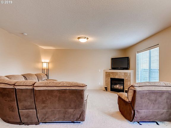 5th image of 4312 NE 58th Cir