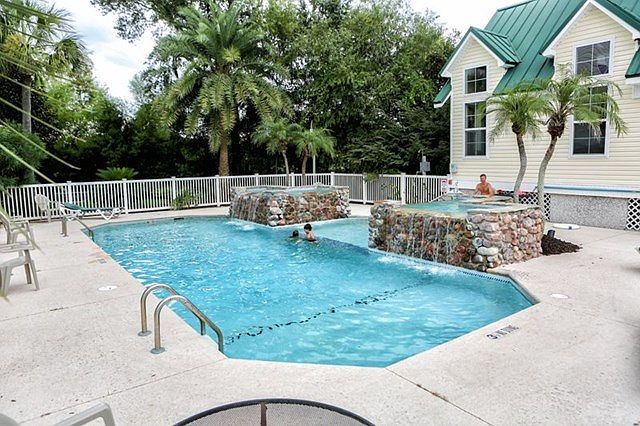 2nd image of 116 Shady Brook Cir Unit 100