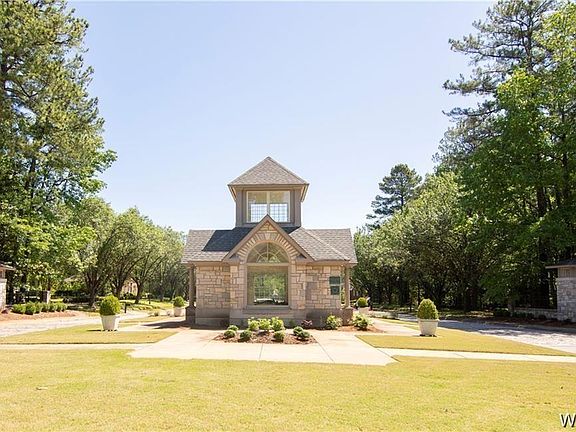 2nd image of 2040 Westminster Ln