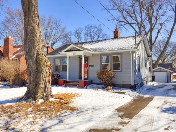 2209 36th St, Des Moines, IA 50310
