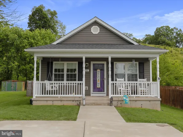 146 N Eberly St, Strasburg, VA 22657