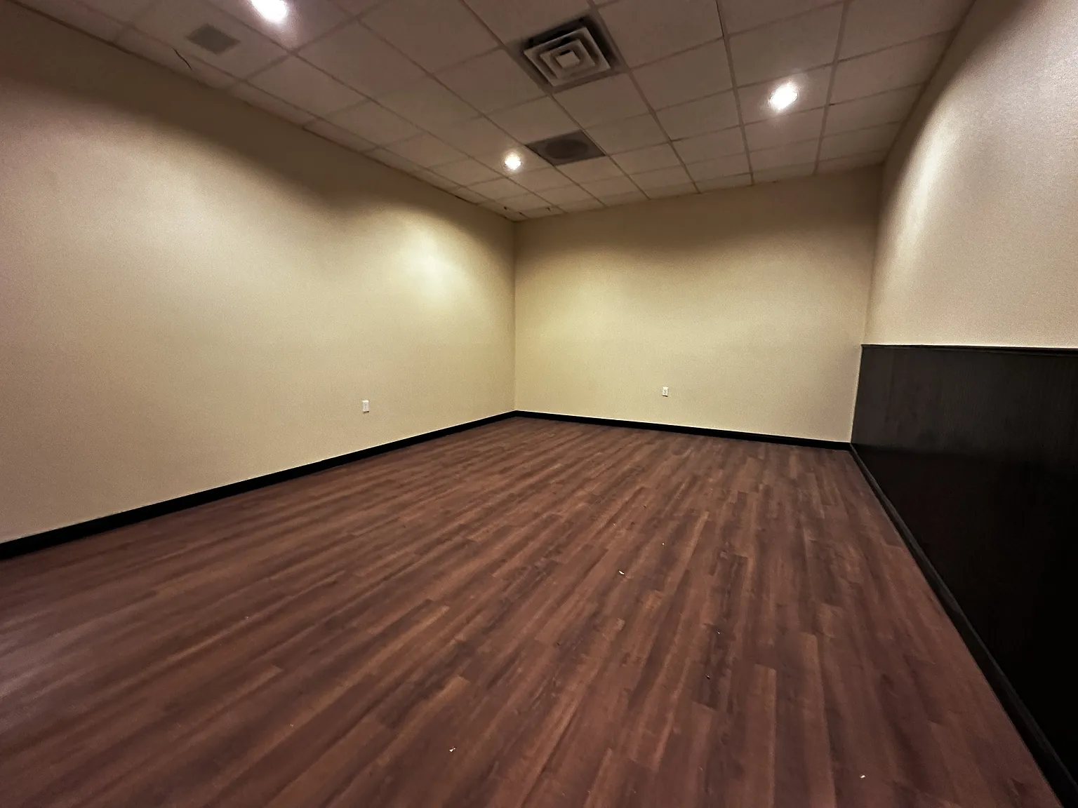 Uptown Plaza - 2701-2703 Sumner Avenue — Photo 4