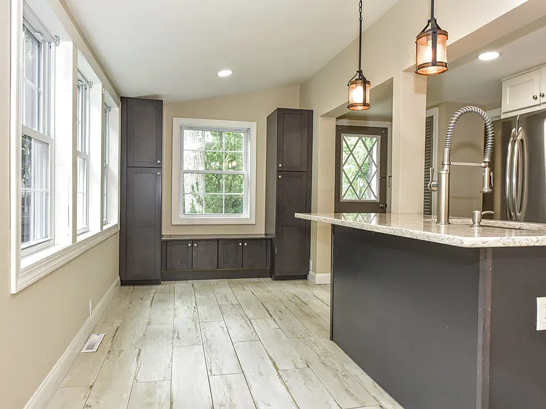 6 Standish Ln — Photo 16