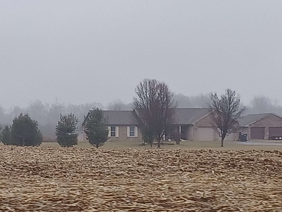 2nd image of 1352E 400th Rd N