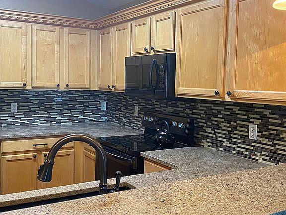 3rd image of 4907 Jetton Dr