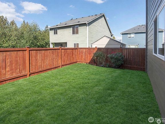 3rd image of 603 194th Place SE