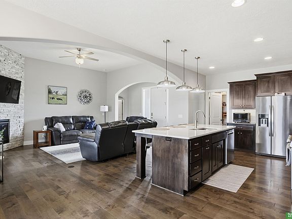 4th image of 516 Sherwood Dr