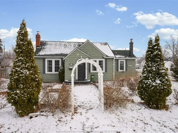 3396 Woodward Blvd, Windsor, ON N8W 2Y6