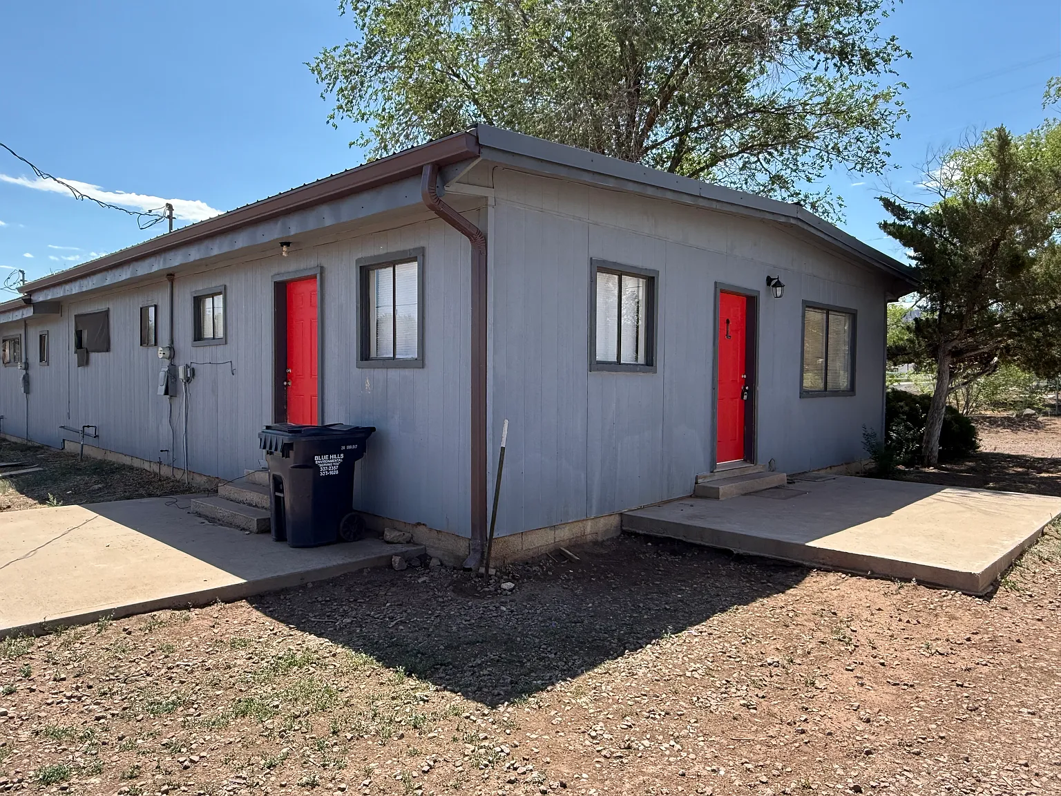 3 bed, 1000 sqft, $1,300 — Photo 2