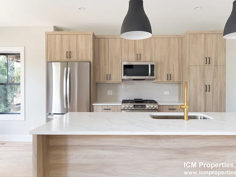 3336 N Sheffield Ave #1 — Photo 1