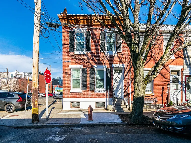 2155 E Letterly St — Photo 24