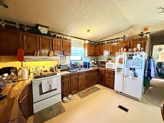 5th image of 248 Strader Rd