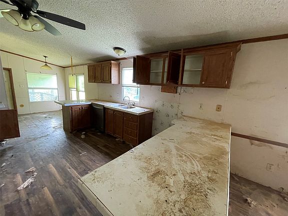 4th image of 908 Bells Chapel Cir