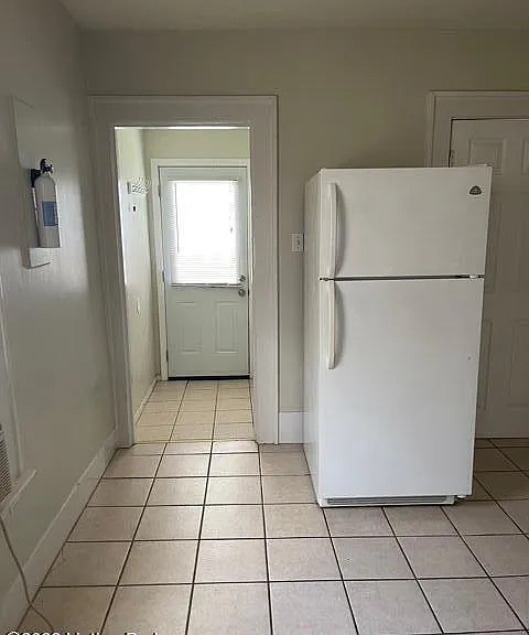 2138 Crittenden Dr — Photo 12