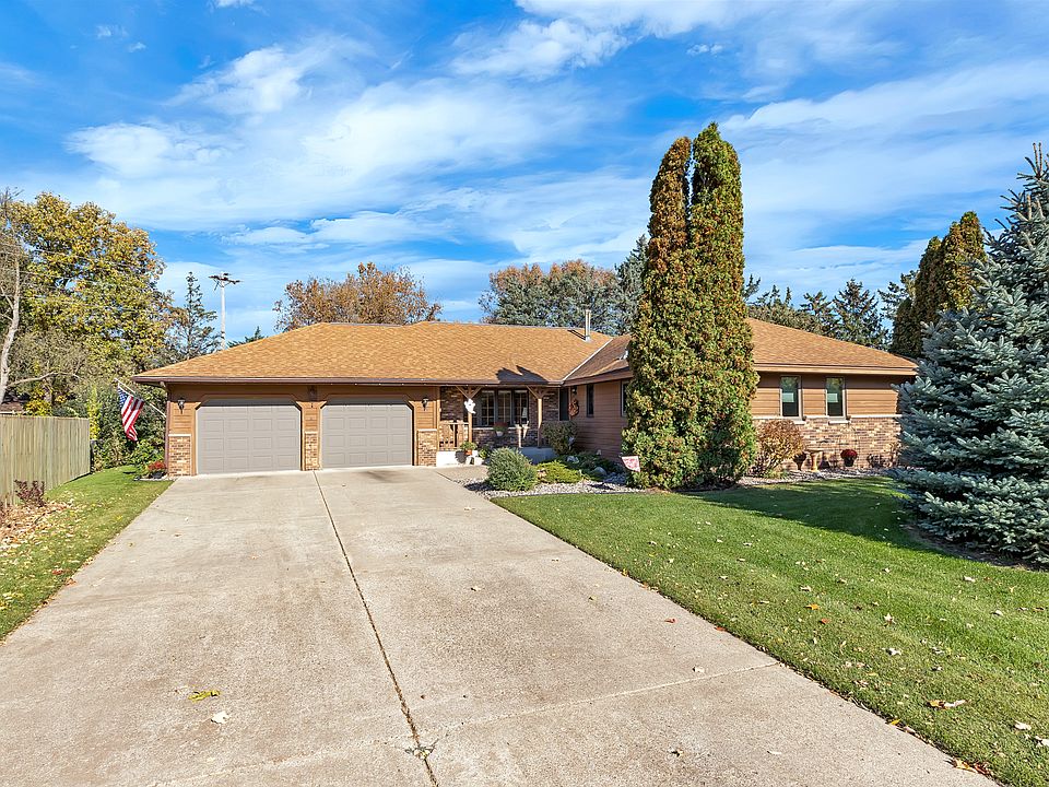 1st image of 10 Clover Ct