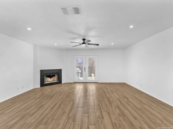 9506 Diamond Cliff Dr