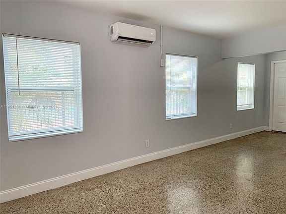 3rd image of 2315 Adams St #26