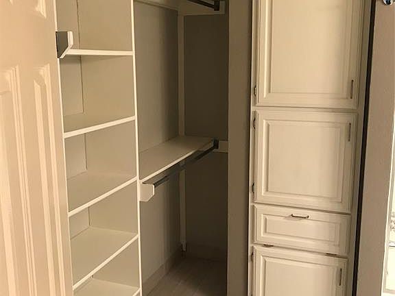 5th image of 100 Wilshire Ct