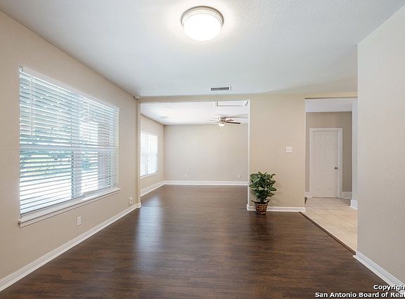 5th image of 111 Circle Dr