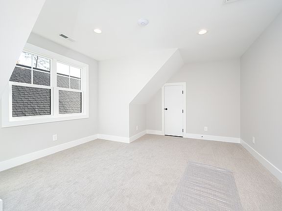 5th image of 217 Bentley Grove Way #217