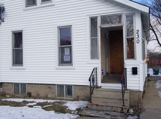 230 Center Cross St, Sycamore, IL 60178