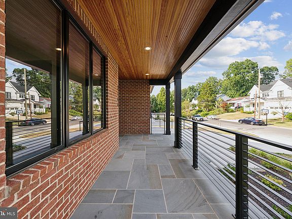 4th image of 2144 Hilltop Pl
