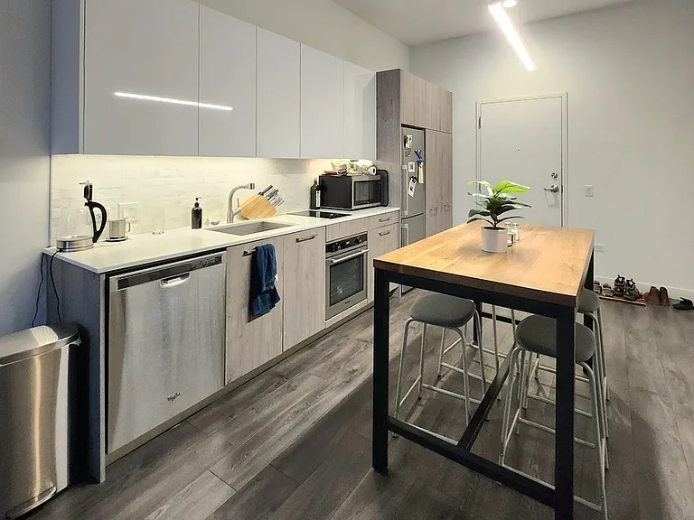 3418 N Lincoln Ave #205 — Photo 7