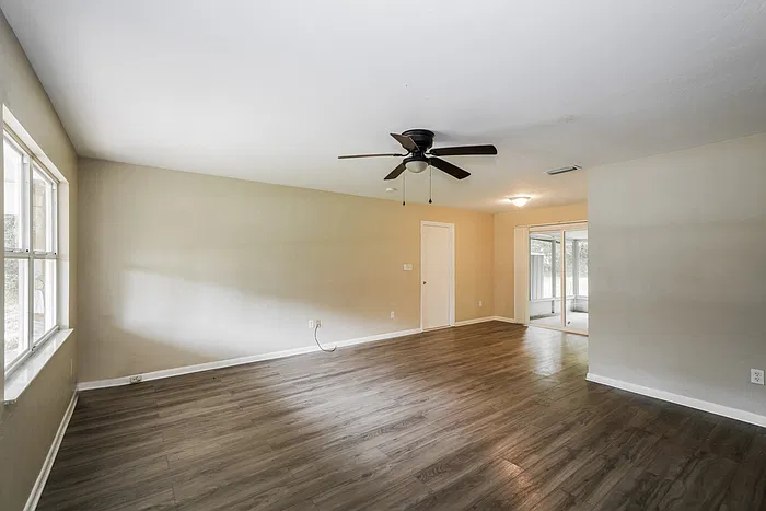 4 bed, 1.5 bath, 1496 sqft, $1,695 — Photo 3