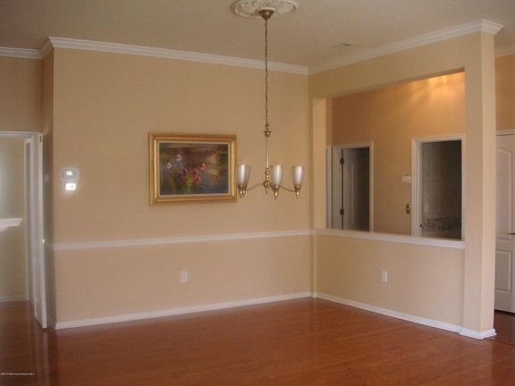 3rd image of 2 Greensprings Dr