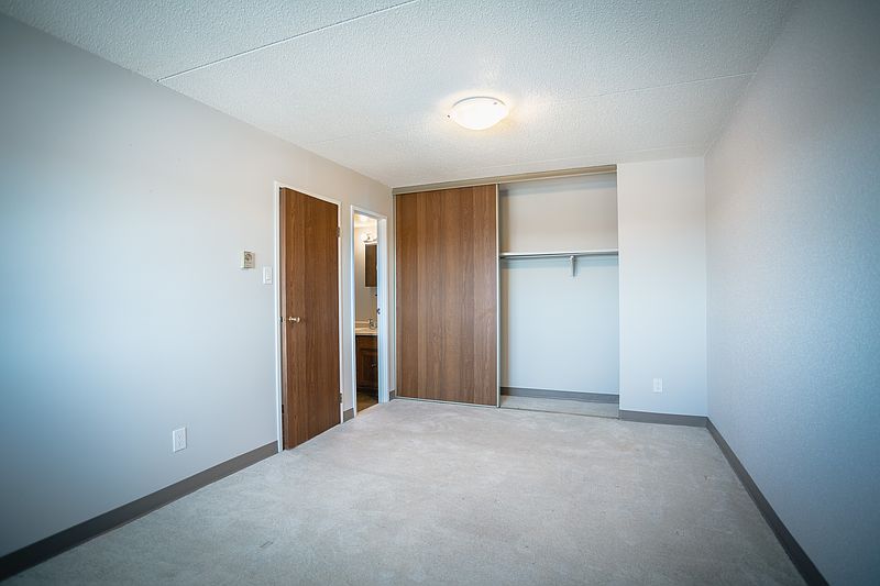 Winnipeg Apartment for rent - 2 Bedrooms — photo 9
