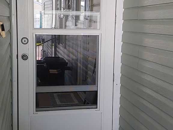 5th image of 374 Katie Ave