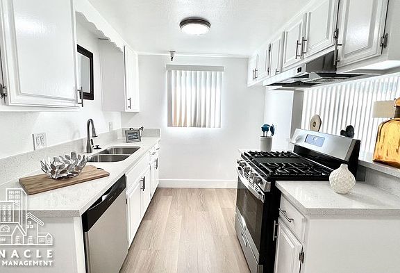 5th image of 11702 Menlo Ave #10