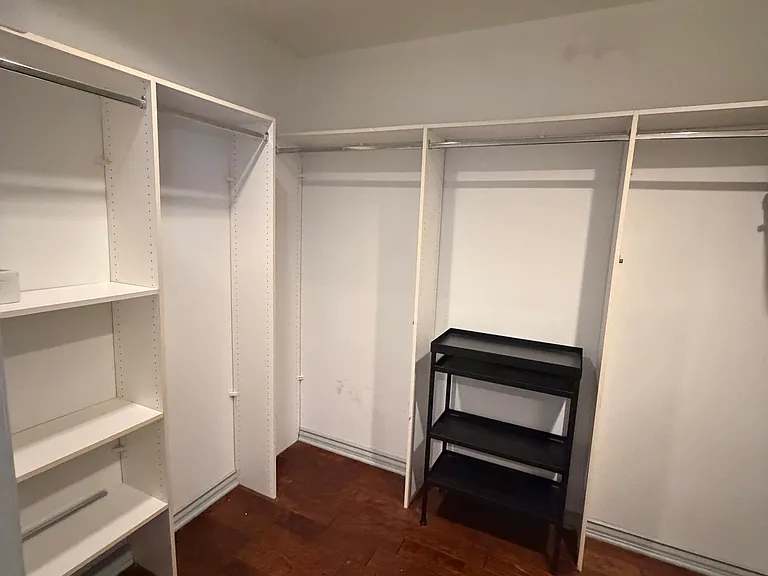 8455 De Longpre Ave — Photo 26