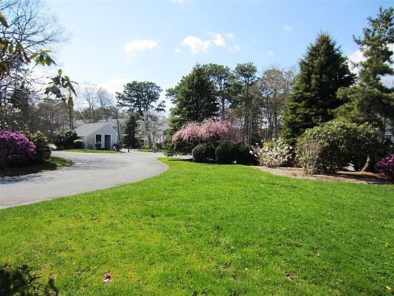 4th image of 242 Eaton Lane #242