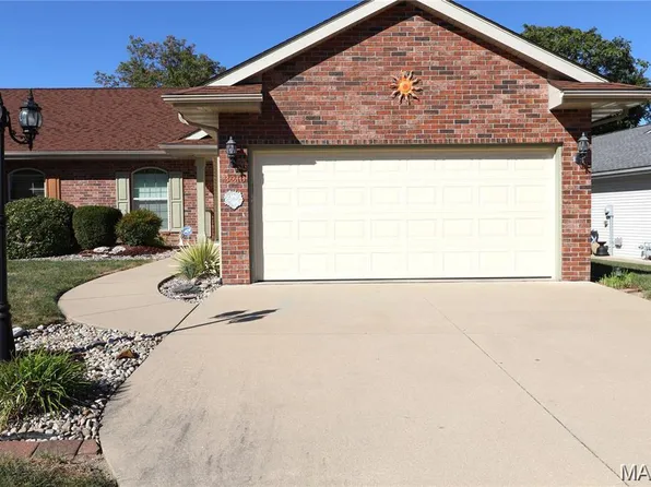 3210 Leverett Ct, Alton, IL 62002