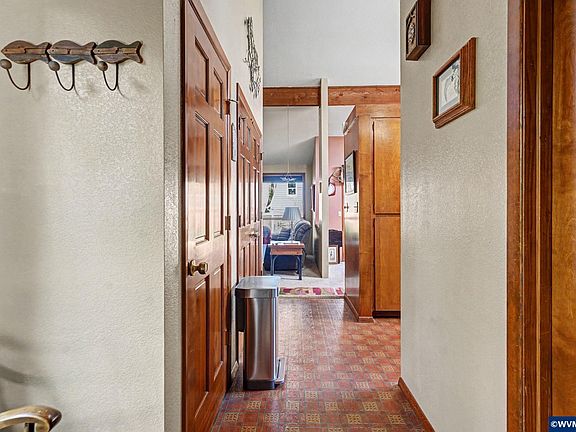 5th image of 375 Indian Hills Ct SE