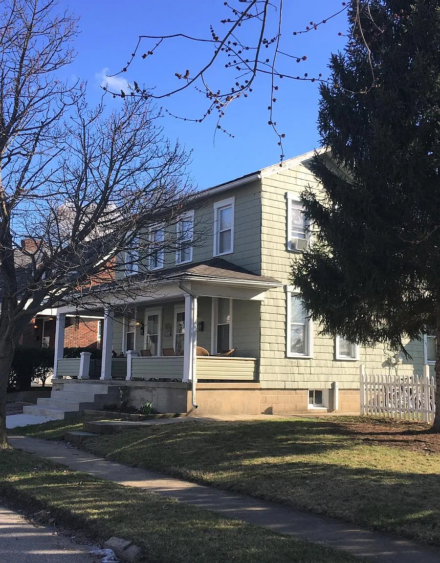 2 bed, 1000 sqft, $900 — Photo 1
