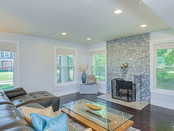 5th image of 3734 Carrollton Ave