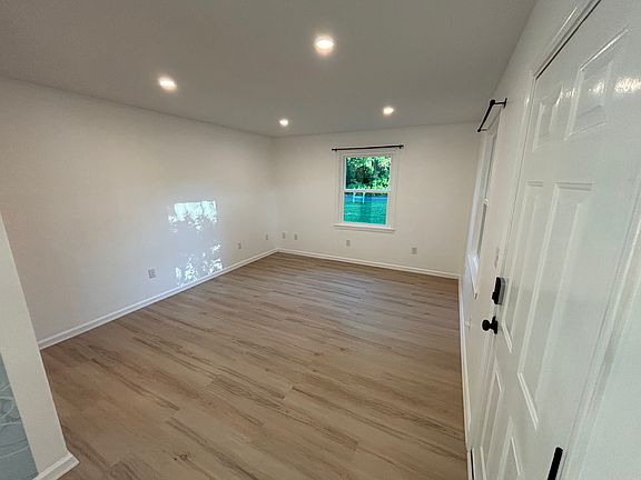 2nd image of 106 Yulan Dr APT A