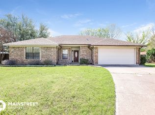1204 Concho Dr, Benbrook, TX 76126