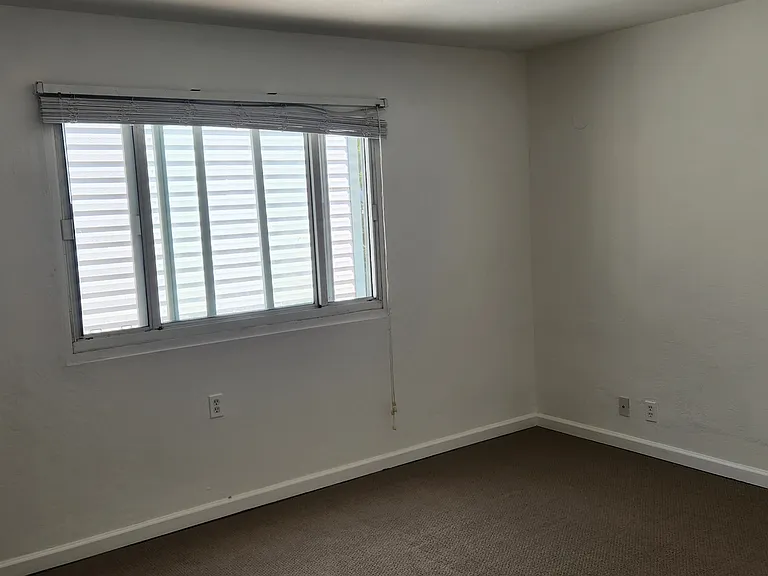 28 Amhurst Ct — Photo 2