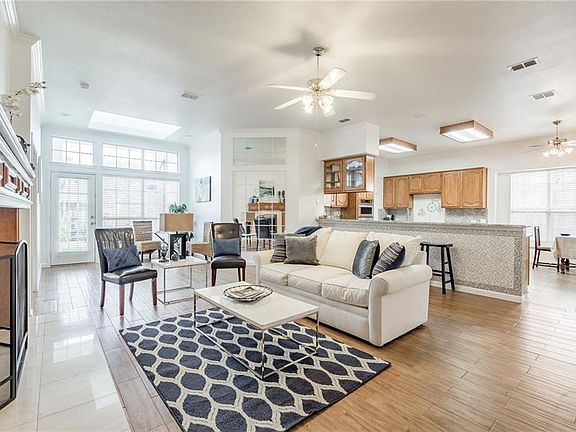 3rd image of 4509 Newport Dr